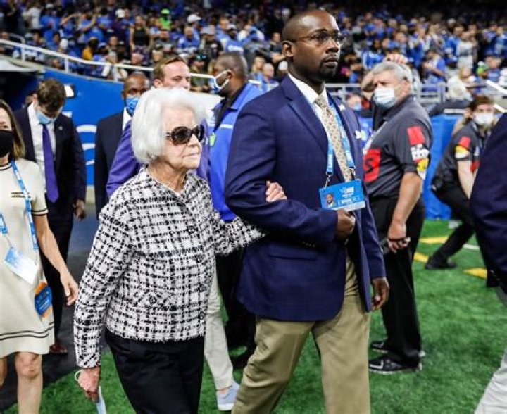 Martha Firestone Ford Net Worth
