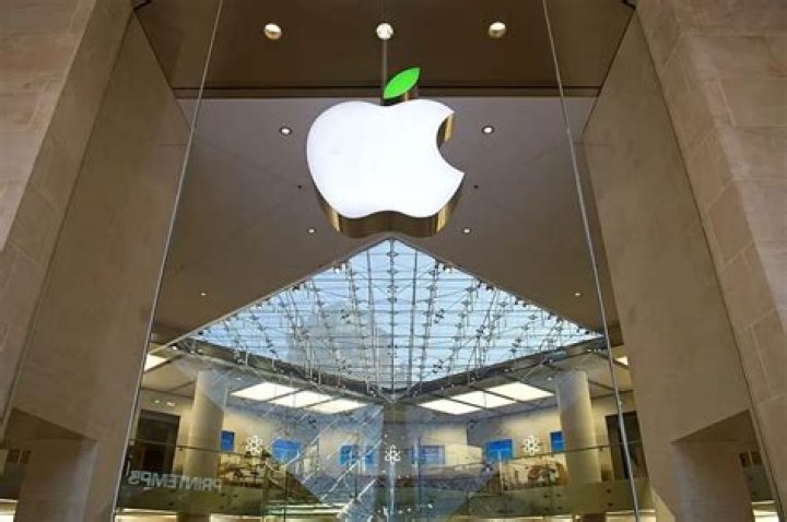 The Amount Of Straight Up CASH Apple Is Hoarding Is Completely Astounding